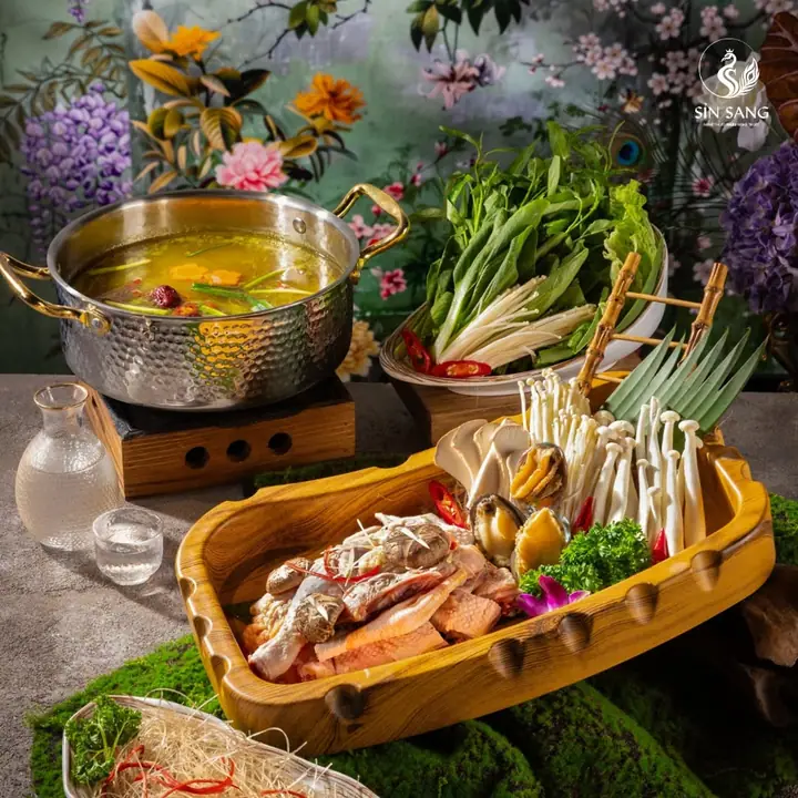 Set lẩu nấm và hải sản